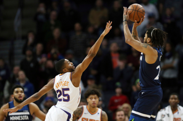 NBA季后赛生死战，爱德华兹0.1秒三分绝杀，森林狼淘汰掘金首进西决
