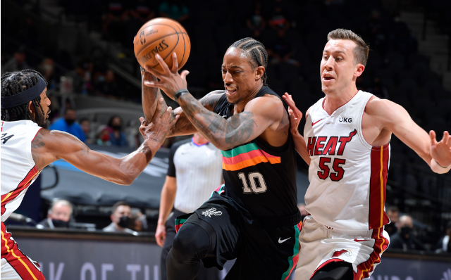 NBA-爱德华兹45分准绝杀尼克斯，森林狼加时逆转登顶东部