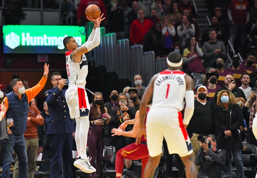 NBA,爱德华兹45分准绝杀尼克斯,森林狼加时逆转登顶东部